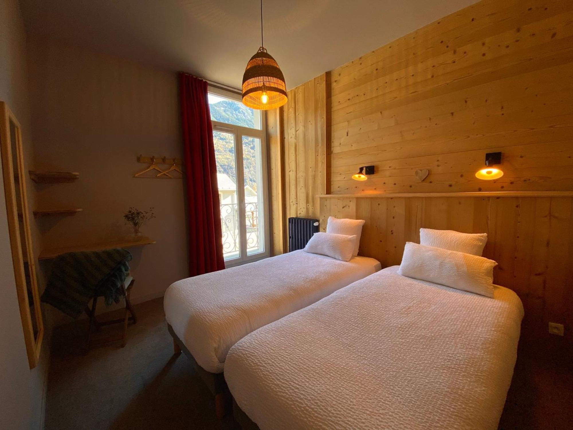 Le Bourg-dʼOisans Hotel Oberland מראה חיצוני תמונה